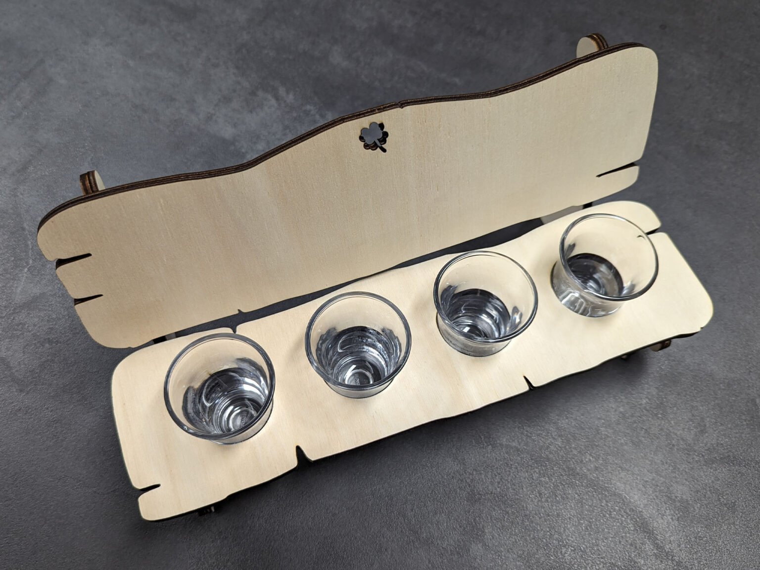 Schnapsglas-Halter Aus Kunstharz – Inkl. Weinregal & Flaschenöffner Für DIY-Harzprojekte