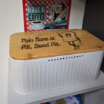 Brotkasten aus Metall mit Bambusdeckel (mehrere Farben)