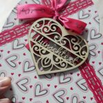 Herz-Anhänger aus Holz mit Wunschtext (12 Motive)