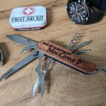 Taschenmesser mit Holzgriff (11-in-1 Multifunktionswerkzeug)