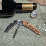 Edelstahl-Weinflaschenöffner mit Holzgriff, Kapselheber und Kapselmesser