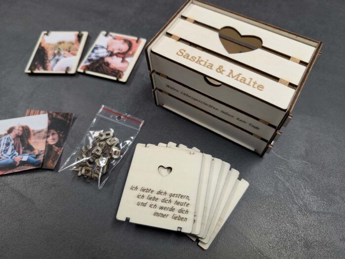 Love-Box aus Holz mit 12 Erinnerungen für Verliebte und Paare – Bild 4