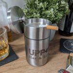 Hoher Edelstahl Aschenbecher mit Deckel