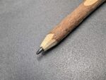 Natürlicher Holz-Ast-Bleistift mit Rinde – Bild 6